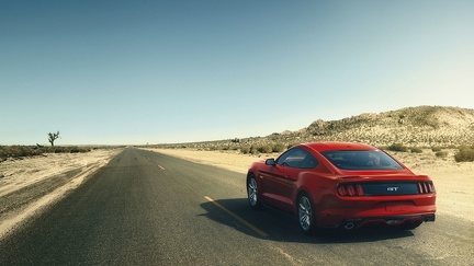 Mustang GT sur la route