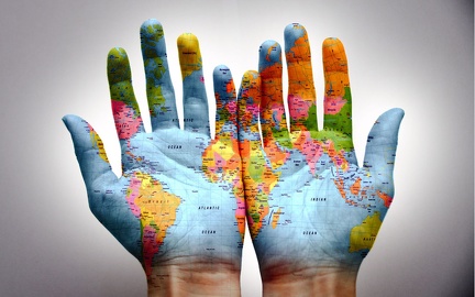 Le monde dans les mains
