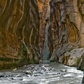 Cours d'eau dans un Canyon