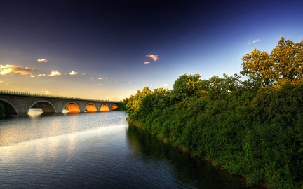 Pont sur la rivière