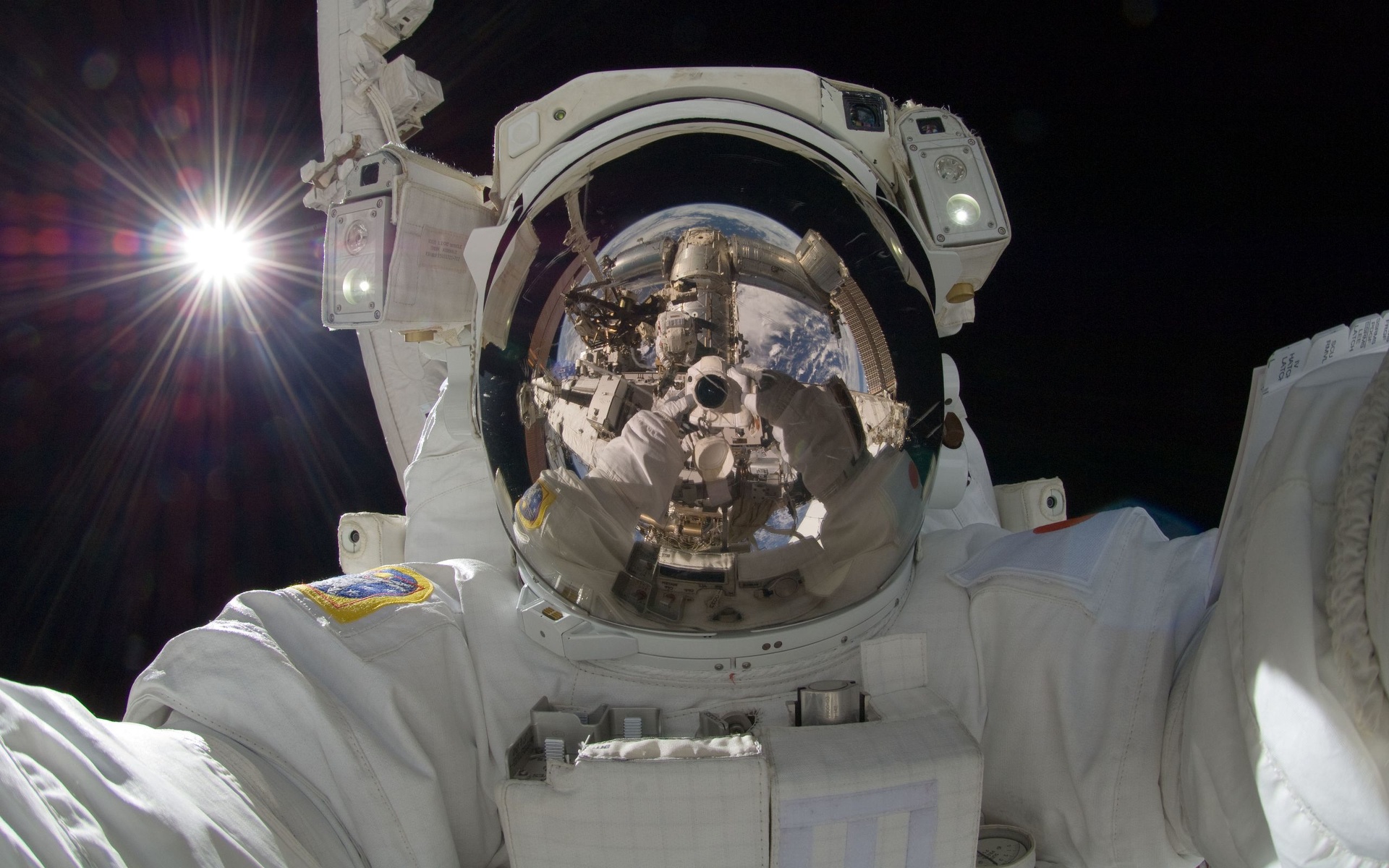 Selfie Astronaute dans l'Espace.jpg
