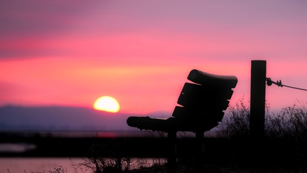 Photographie coucher de soleil - banc