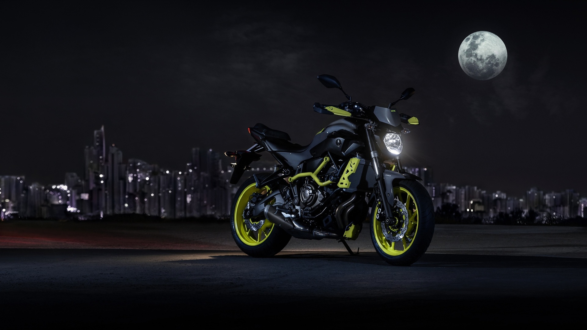 Moto Yamaha - fond d'écran.jpg