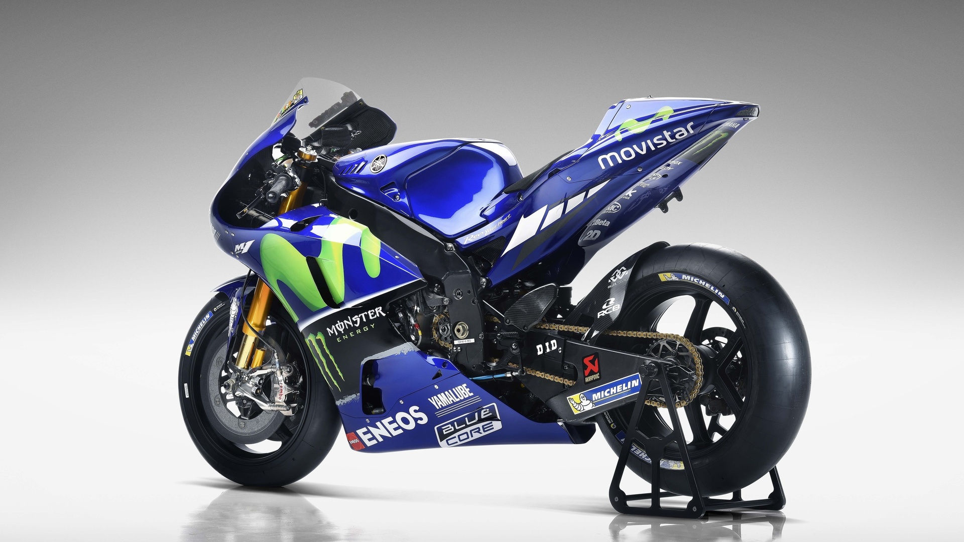 Yamaha - moto racing - fond d'écan .jpg