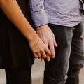 Couple se donne la main - photo