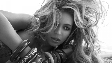 Beyoncé - fond noir et blanc