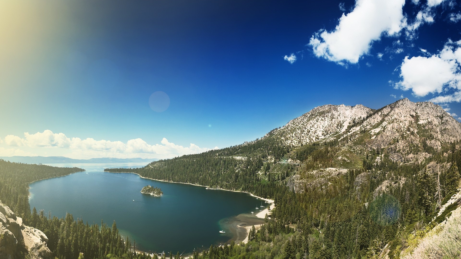 Lac et montagnes - Panorama.jpg