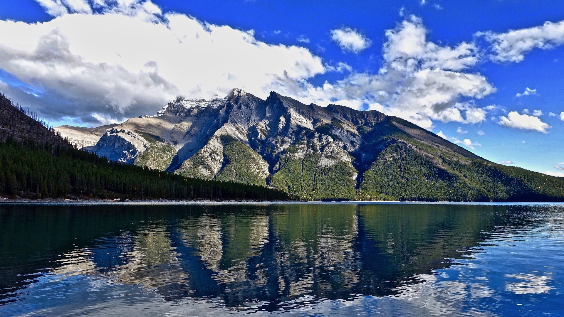 Paysage de montagne avec Lac.jpg