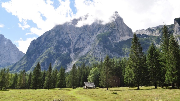 Paysage de montagnes - Cabane