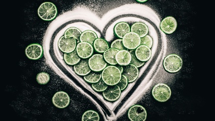 Coeur formé avec des citrons et sucre