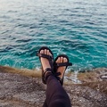 Sandales - pieds au bord de mer