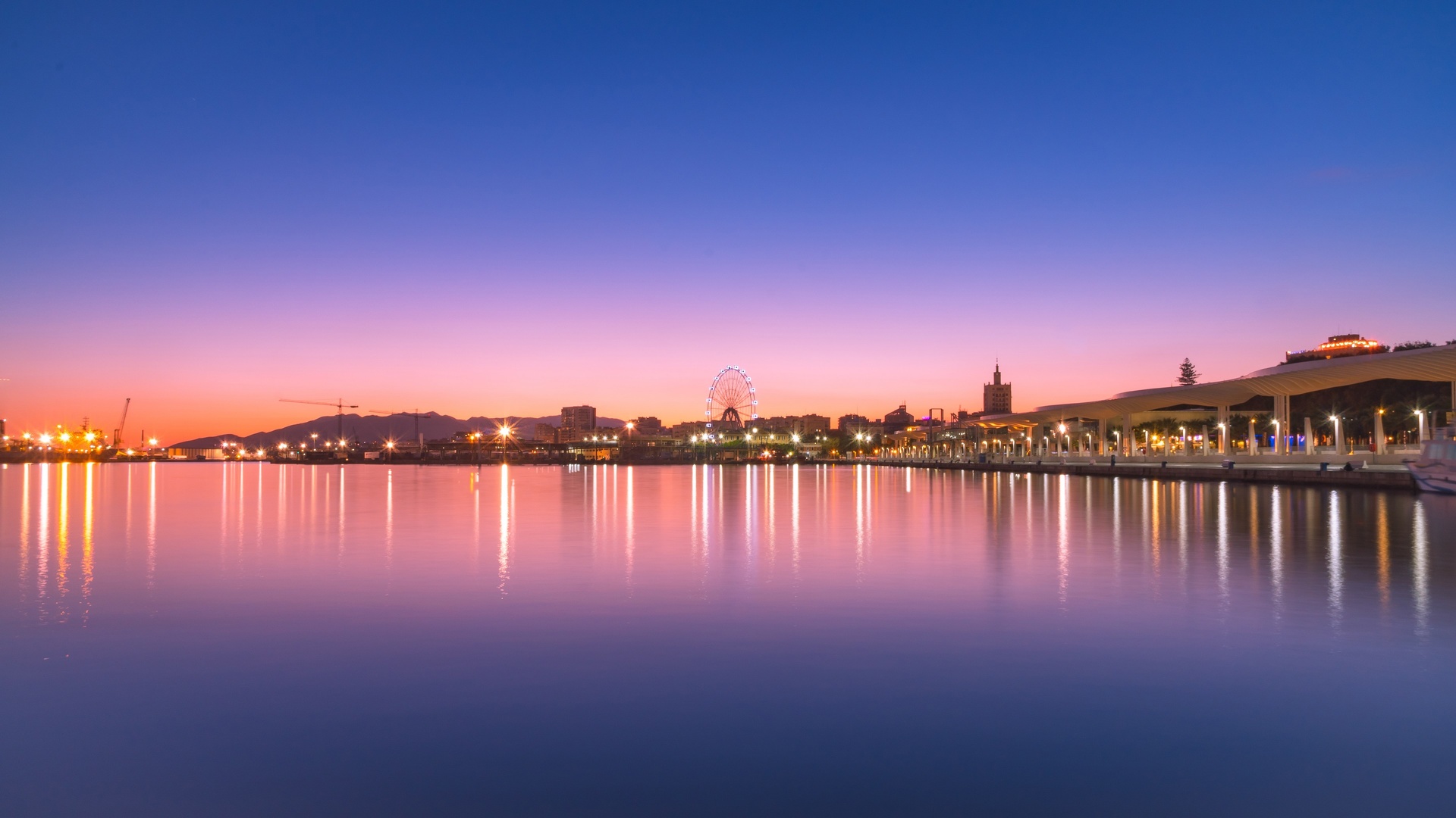 Malaga - vue sur le port - coucher de soleil.jpg