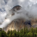 Falaise Yosemite dans les nuages