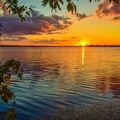 Magnifique coucher de soleil sur lac