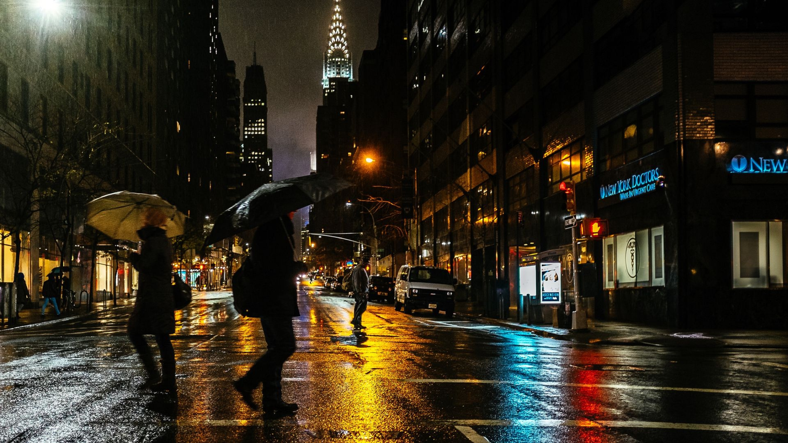 Day in new city. Нью Йорк Найт стрит. Ночной дождливый Нью_ Нью Йорк. Ливень в Нью-Йорке. Нью-Йорк улицы ночью.